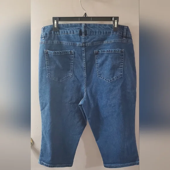 d. jeans Women's Blue Capri Jeans. Sz 18W - Picture 3 of 6